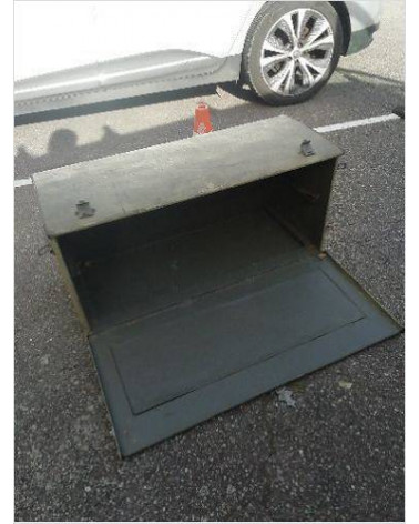 COFFRE DE VOITURE ANCIENNE 