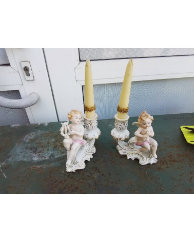 PAIRE DE BOUGEOIRS ANGELOTS 