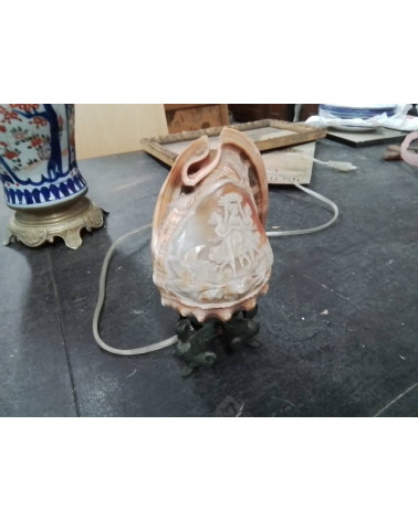 PETITE LAMPE COQUILLAGE SCULPTE ANCIENNE 