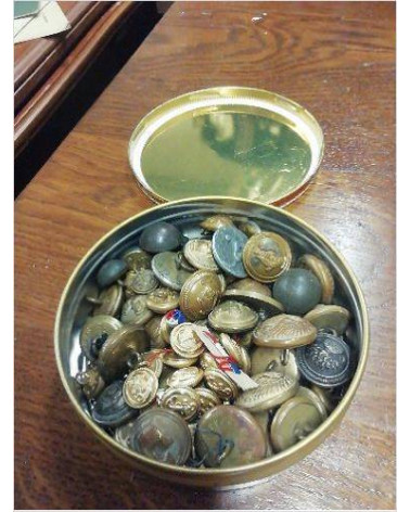 BOÎTE DE BOUTONS ANCIEN 