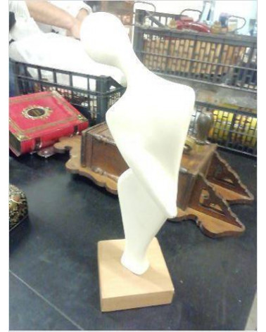 STATUE MODERNE CÉRAMIQUE SOCLE BOIS 